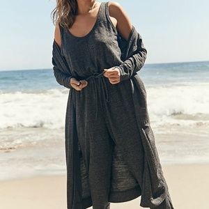 Free People Bicoastal set Gray Size M. EUC. No rips, stains or holes.